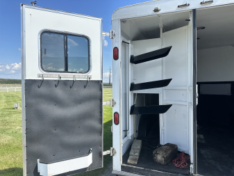 Used 2007 Bison Trailers 3H 10' LQ Horse Trailer