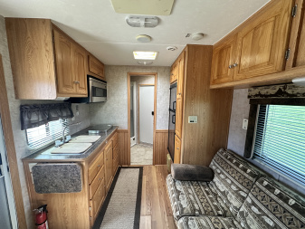 Used 2007 Bison Trailers 3H 10' LQ Horse Trailer