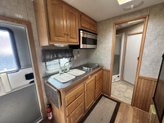 Used 2007 Bison Trailers 3H 10' LQ Horse Trailer