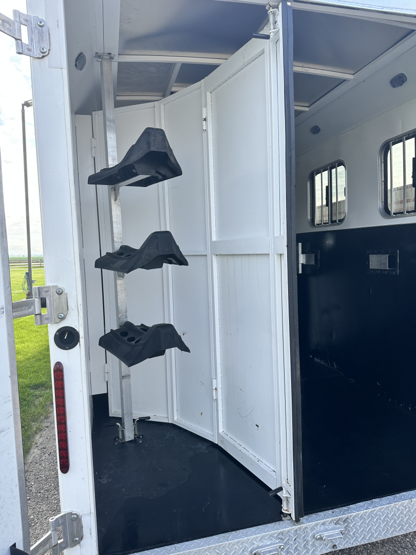 Used 2018 Bison Trailers 3H 10' LQ Trail Hand Horse Trailer