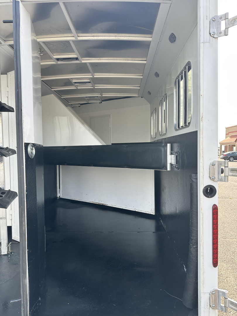 Used 2018 Bison Trailers 3H 10' LQ Trail Hand Horse Trailer