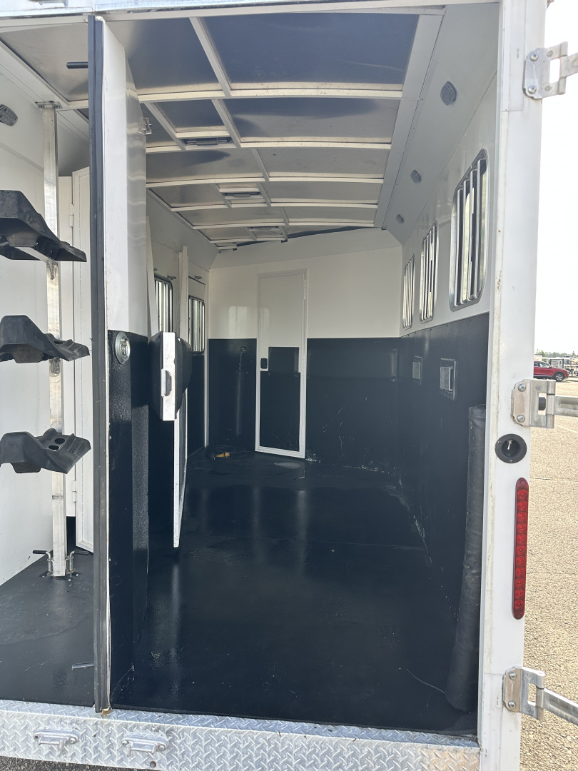 Used 2018 Bison Trailers 3H 10' LQ Trail Hand Horse Trailer
