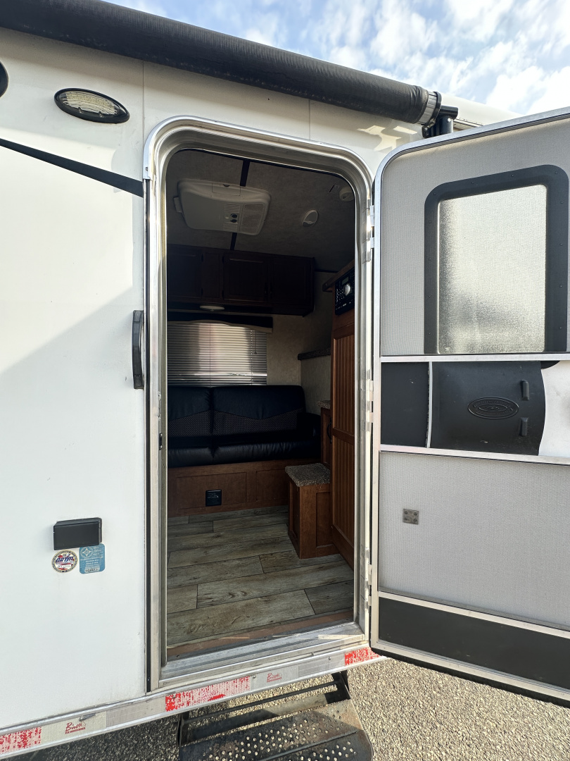 Used 2018 Bison Trailers 3H 10' LQ Trail Hand Horse Trailer