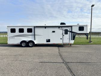 Used 2018 Bison Trailers 3H 10' LQ Trail Hand Horse Trailer