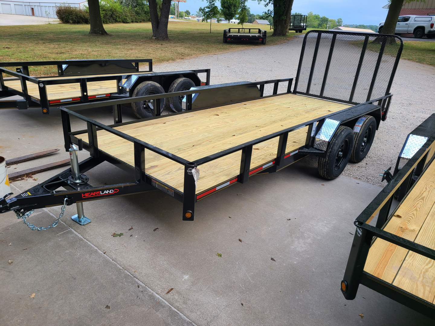 New Heartland76x16' TANDEM UTILITY, 4' REAR GATE, 1 BRAKE