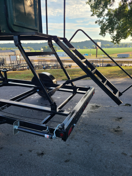 New Heartland 6.5 X 12' SINGLE AXLE DEER TRAILER BLIND