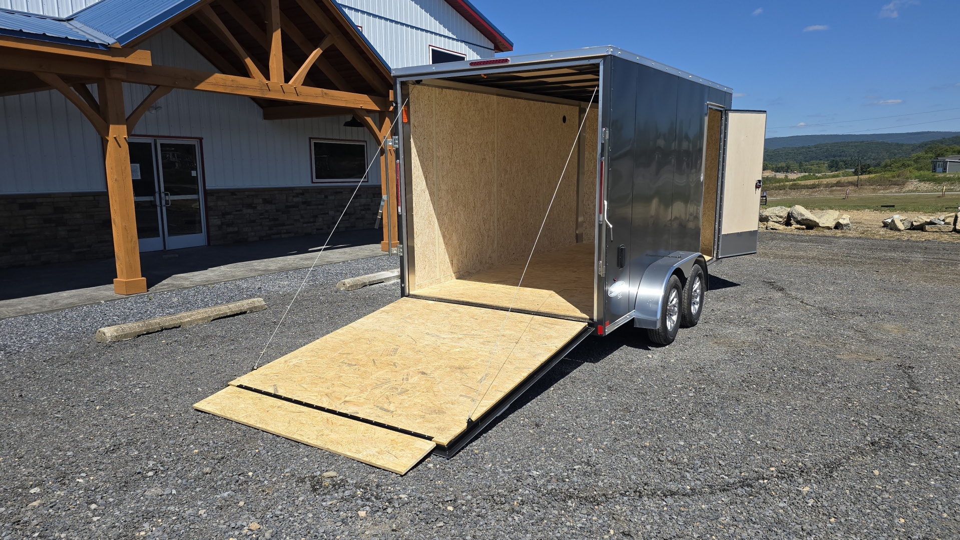 New Look Element SE Enclosed / 7000 GVWR / 7'x14'