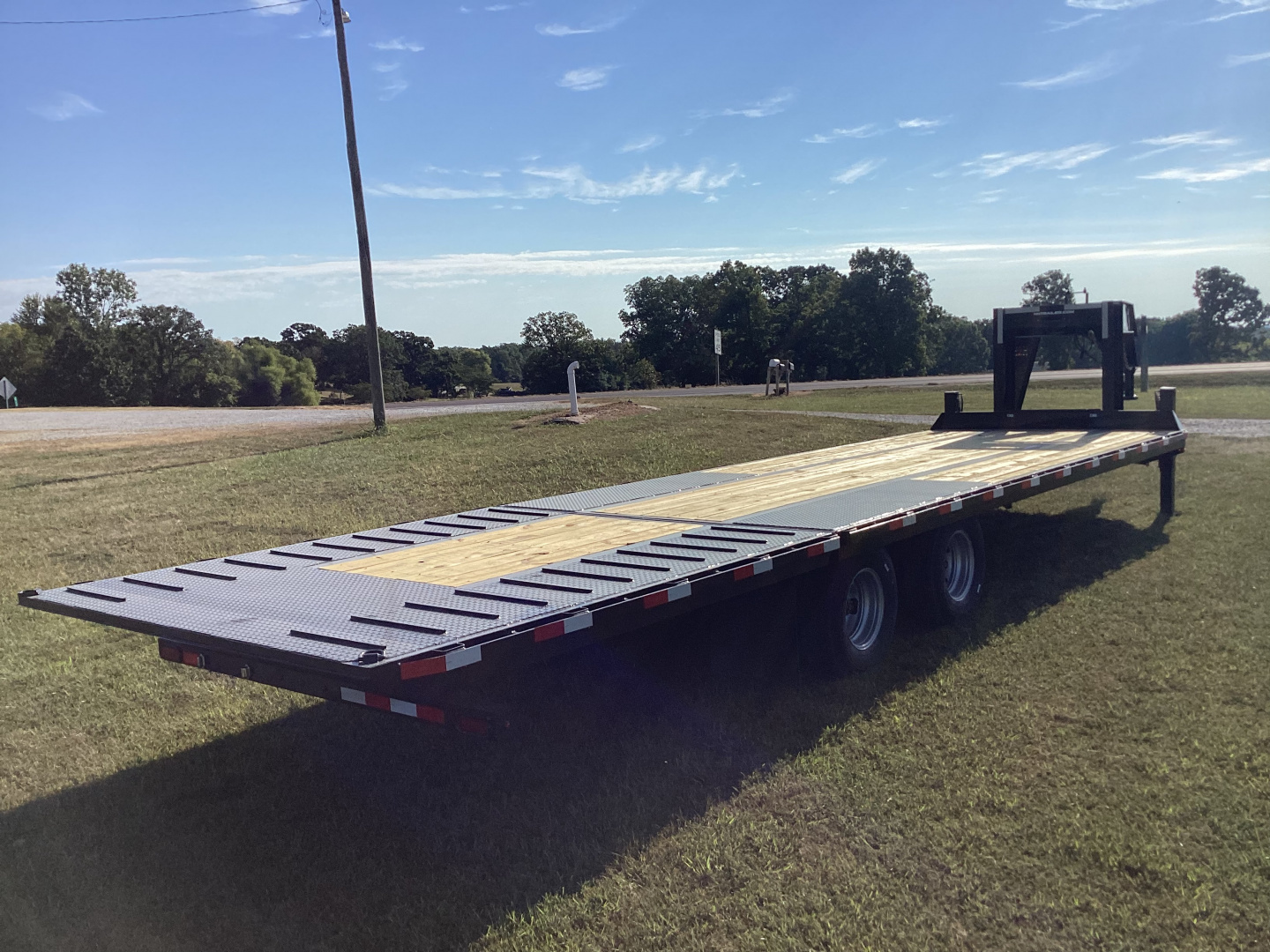 New 2026 H&H Trailers 21+9 Hydraulic Dove GN Deckover Trailer, 25.9K
