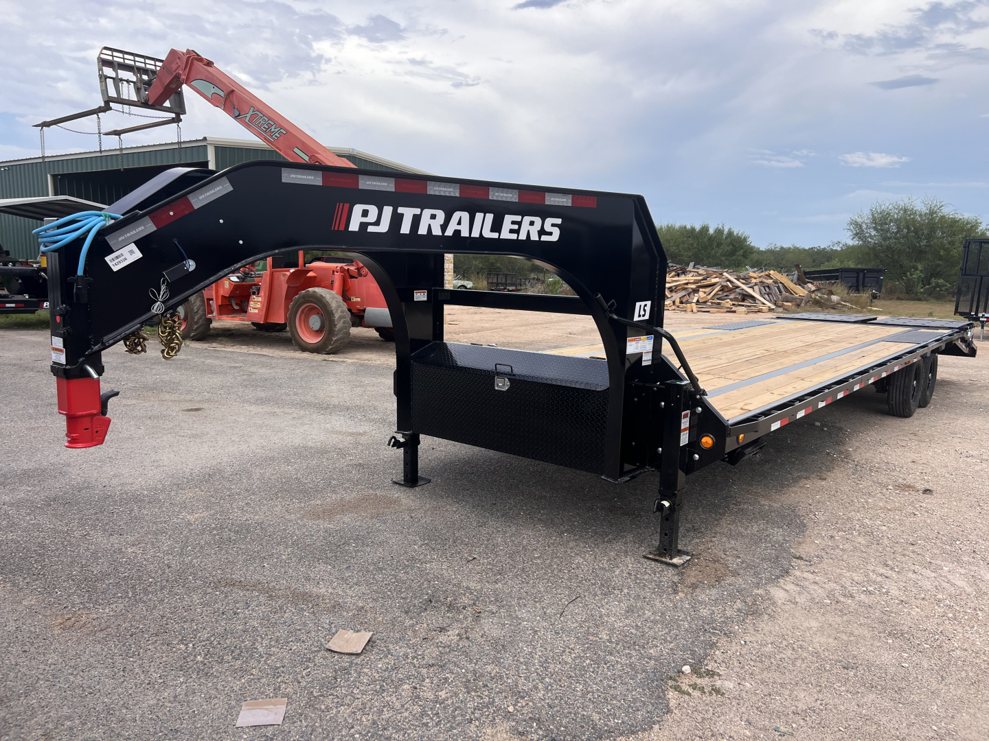 New 2026 PJ Trailers 102x30ft Flatbed Trailer 14k