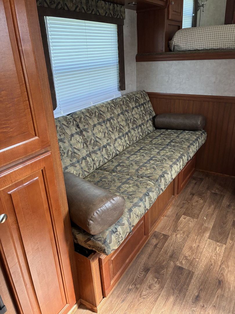 Used 2006 Bison Trailers 3H 10'Living Quarters Horse Trailer