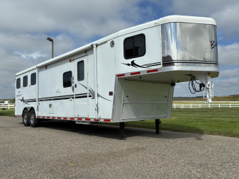Used 2006 Bison Trailers 3H 10'Living Quarters Horse Trailer