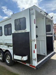 Used 2006 Bison Trailers 3H 10'Living Quarters Horse Trailer