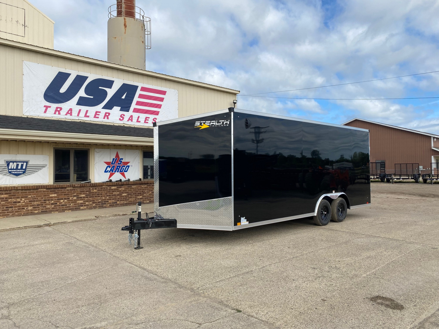 New 2026 Stealth Trailers 8.5x20 Titan 7k w/7ft Int Height Cargo / Enclosed Trailer - Scratch & Dent