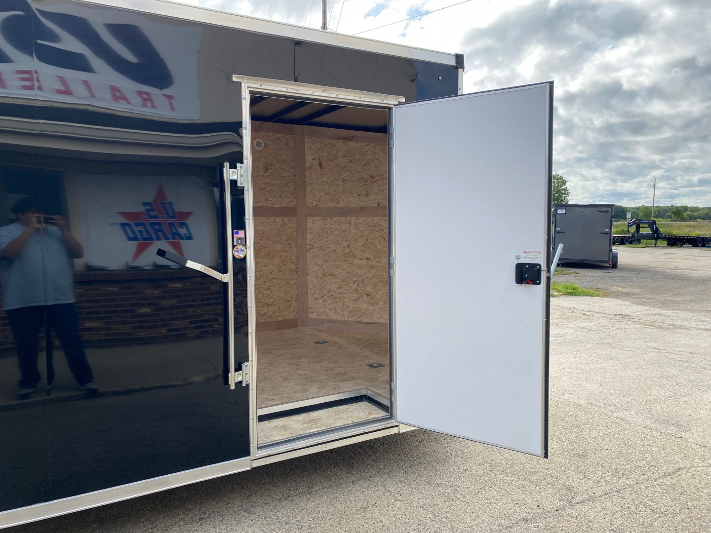 New 2026 Stealth Trailers 8.5x20 Titan 7k w/7ft Int Height Cargo / Enclosed Trailer - Scratch & Dent