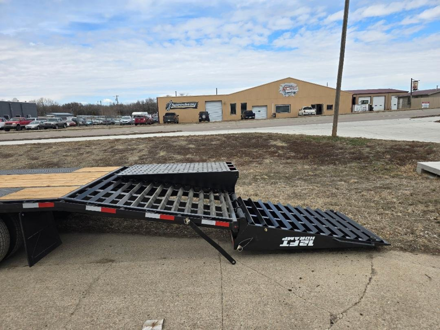 New 2025 Southland Trailers Gooseneck 26' Tandem Dual with Beavertail Gooseneck