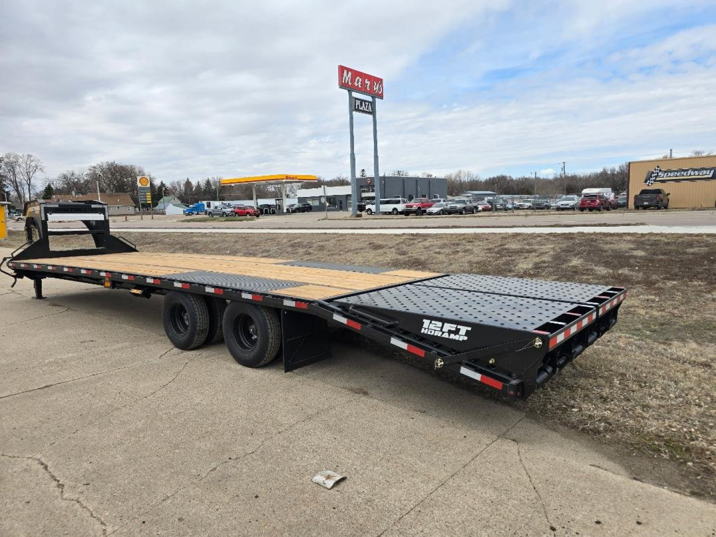 New 2025 Southland Trailers Gooseneck 26' Tandem Dual with Beavertail Gooseneck