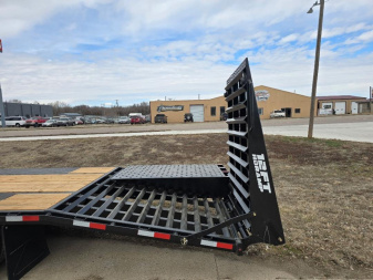 New 2025 Southland Trailers Gooseneck 26' Tandem Dual with Beavertail Gooseneck