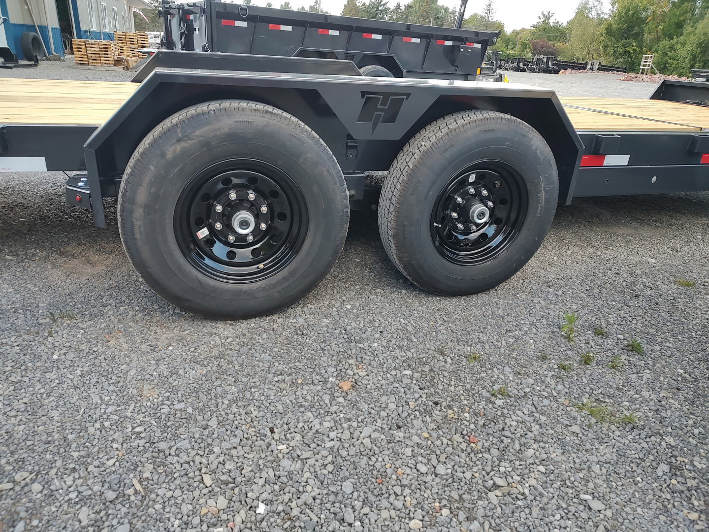 New 2026 Hillcrest Trailers 7X22 GRAVITY TILT-BED 14K Equipment Trailer