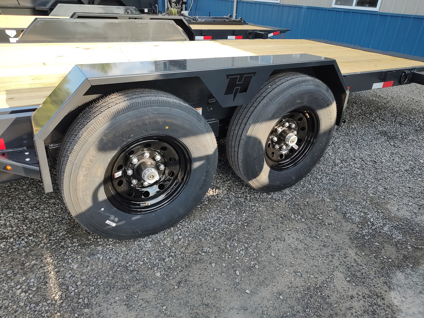 New 2026 Hillcrest Trailers 7X22 HD GRAVITY TILT-BED 16K Equipment Trailer