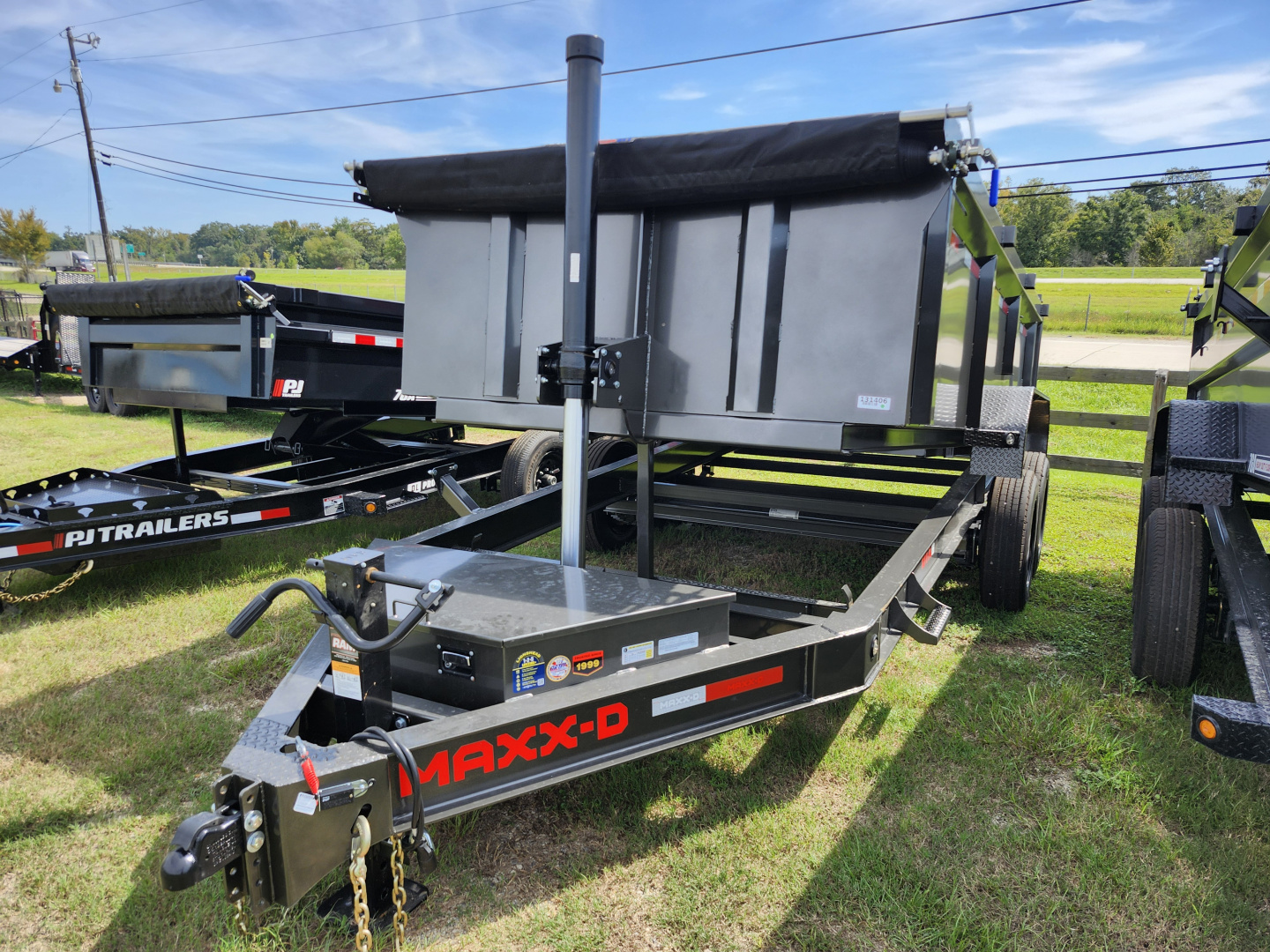 New 2026 MAXX-D DTX8314 83X14 14K Dump Trailer