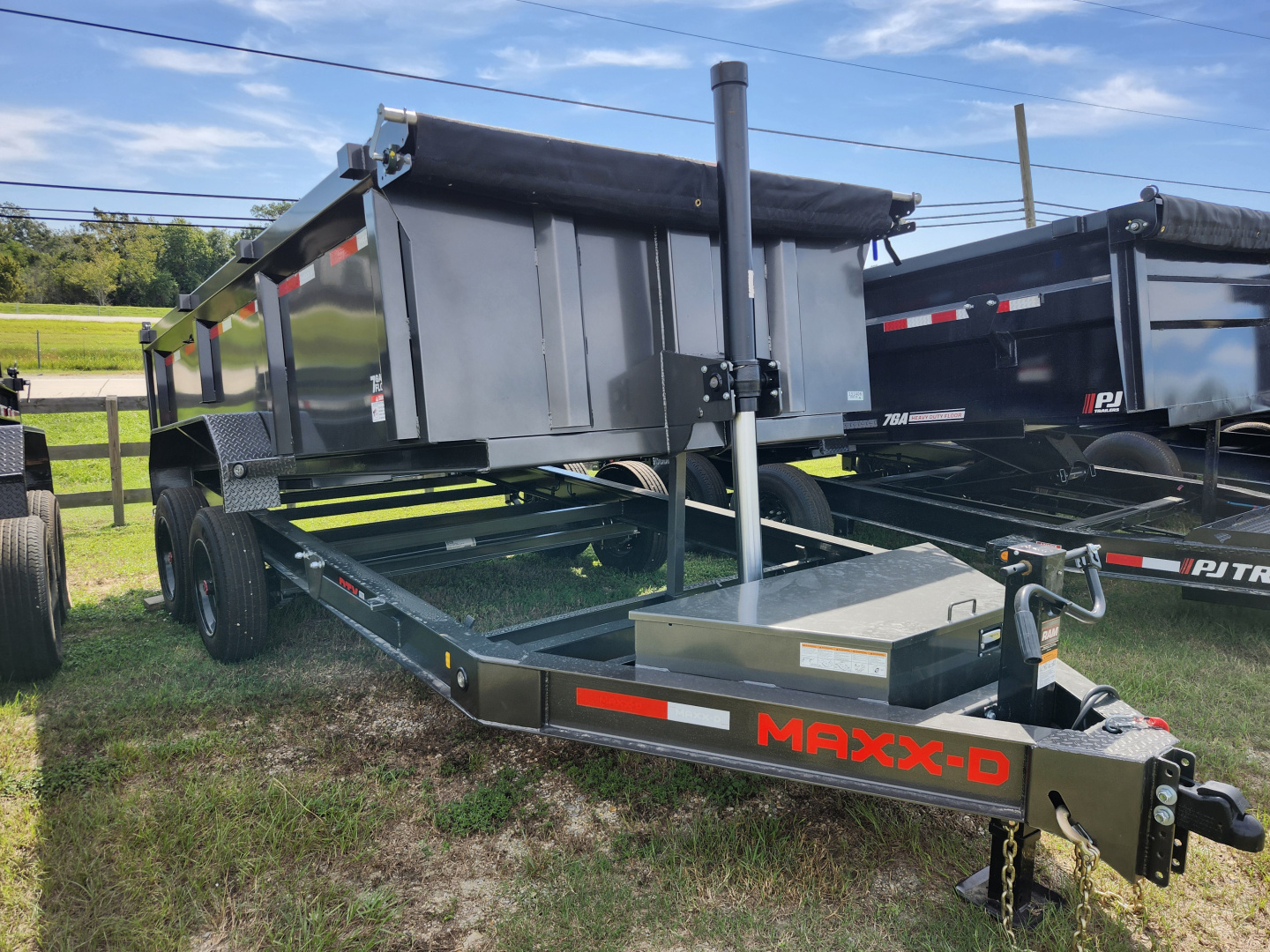 New 2026 MAXX-D DTX8314 83X14 14K Dump Trailer