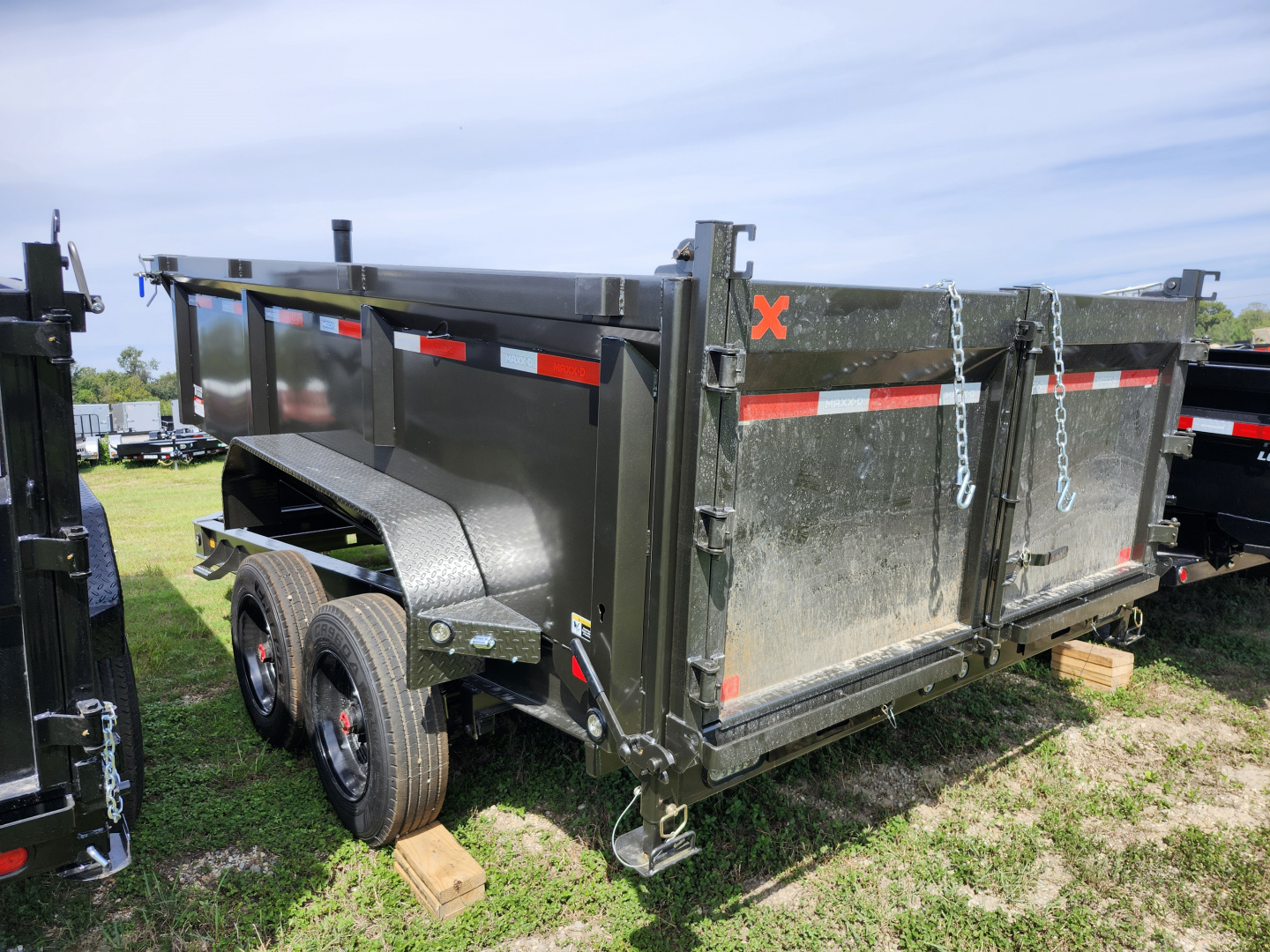 New 2026 MAXX-D DTX8314 83X14 14K Dump Trailer