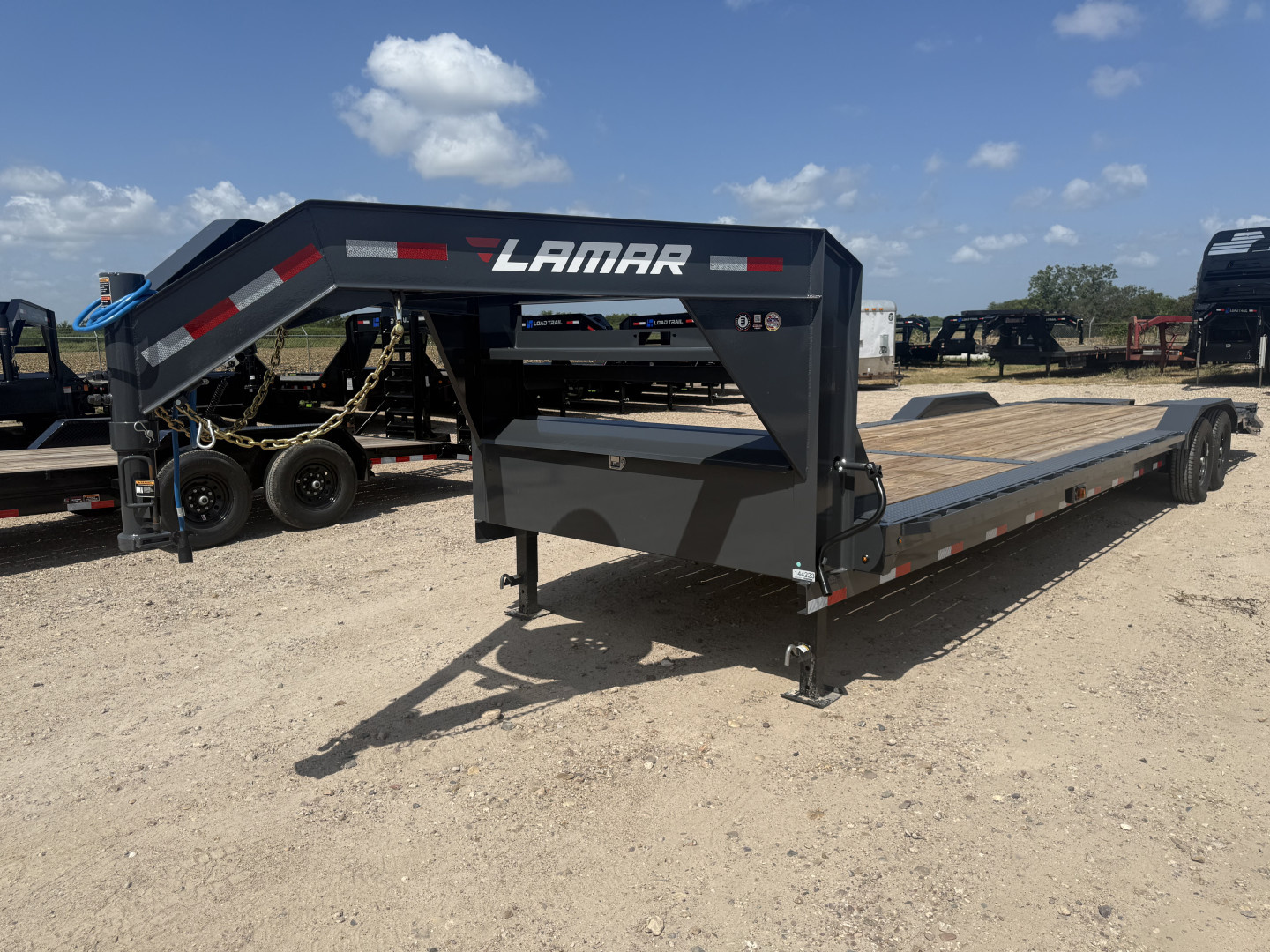 New 2026 Lamar Trailers 102X32 Gooseneck Lowboy Max Ramps 14K Car Hauler