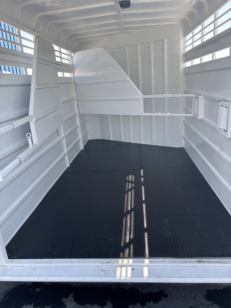 New 2025 GR 16' Horse Trailer w/ Tack Room