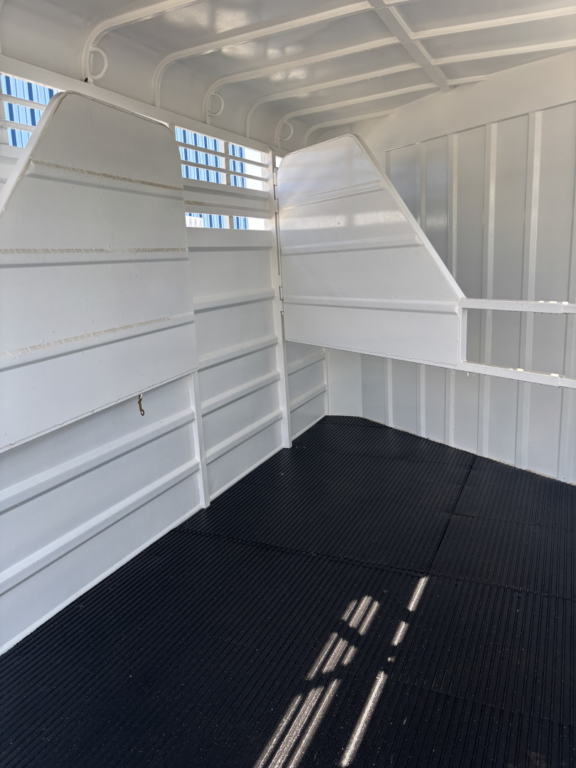 New 2025 GR 16' Horse Trailer w/ Tack Room