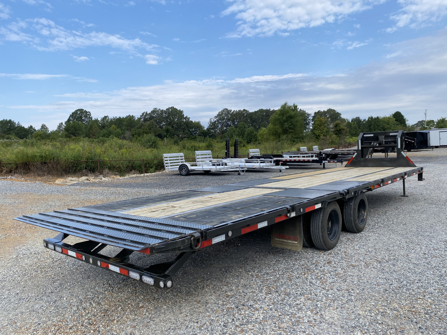 Used 2025 MAXXD 32' x 102" 30k Hyd Dove Gooseneck Trailer