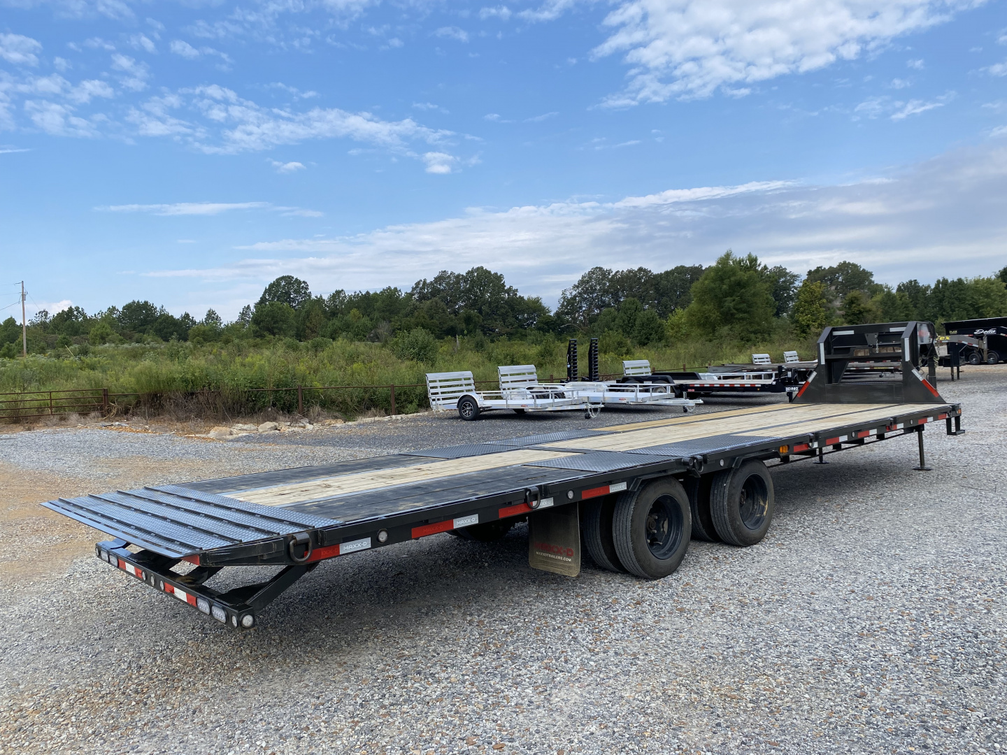 Used 2025 MAXXD 32' x 102" 30k Hyd Dove Gooseneck Trailer