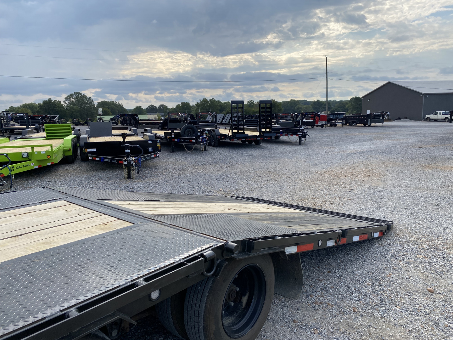 Used 2025 MAXXD 32' x 102" 30k Hyd Dove Gooseneck Trailer