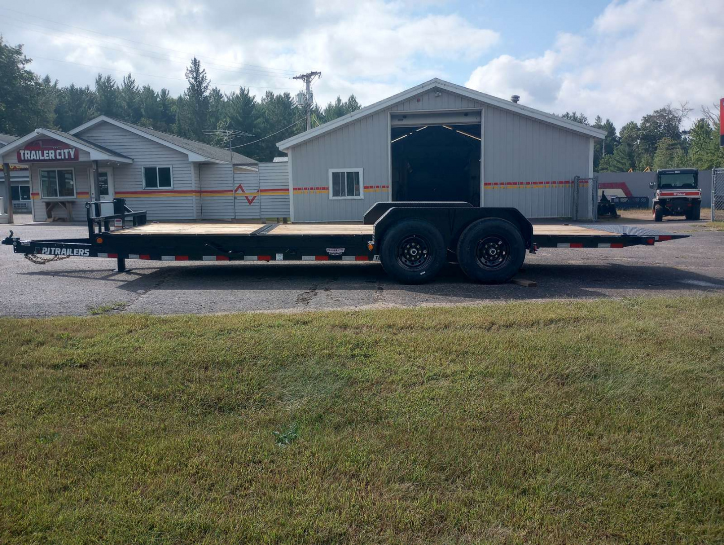 New 2026 PJ TRAILERS 83" x 22' T6 Tilt Trailer