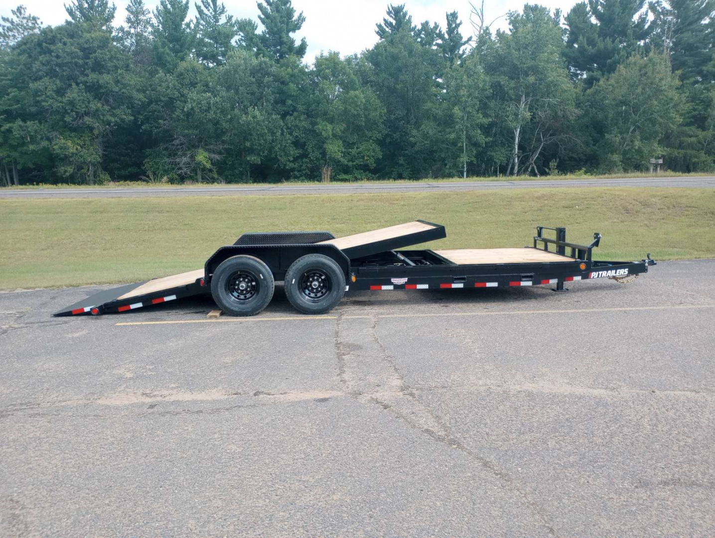 New 2026 PJ TRAILERS 83" x 22' T6 Tilt Trailer