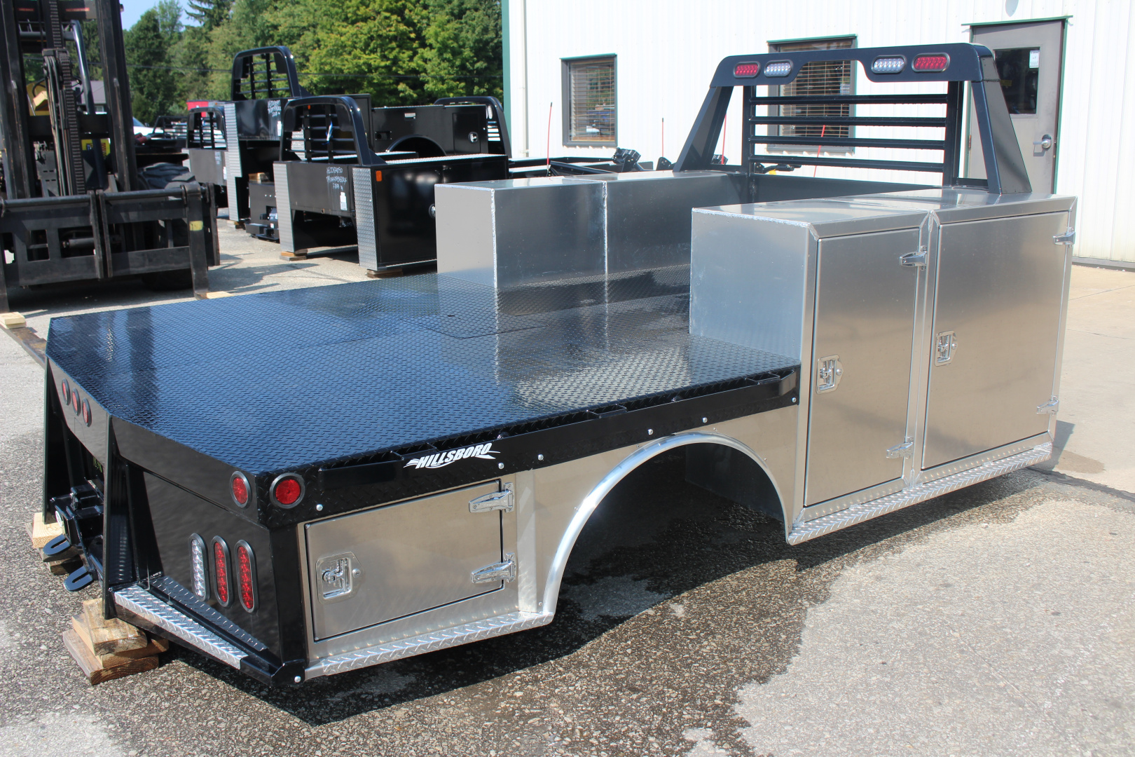 New 2026 Hillsboro TX500 Series Hybrid Steel/Aluminum Truck Bed 8' x 11.4' Truck Bed - 84" CA