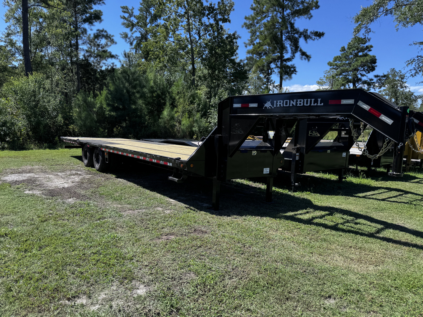 New Ironbull FHG 102" X 32', 2-10K AXLES