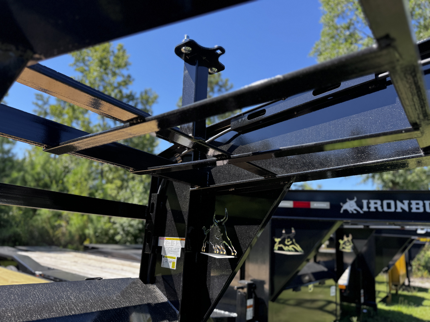New Ironbull FHG 102" X 32', 2-10K AXLES