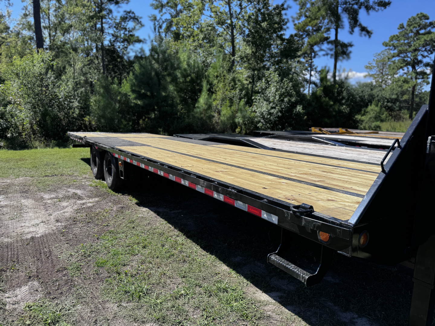 New Ironbull FHG 102" X 32', 2-10K AXLES