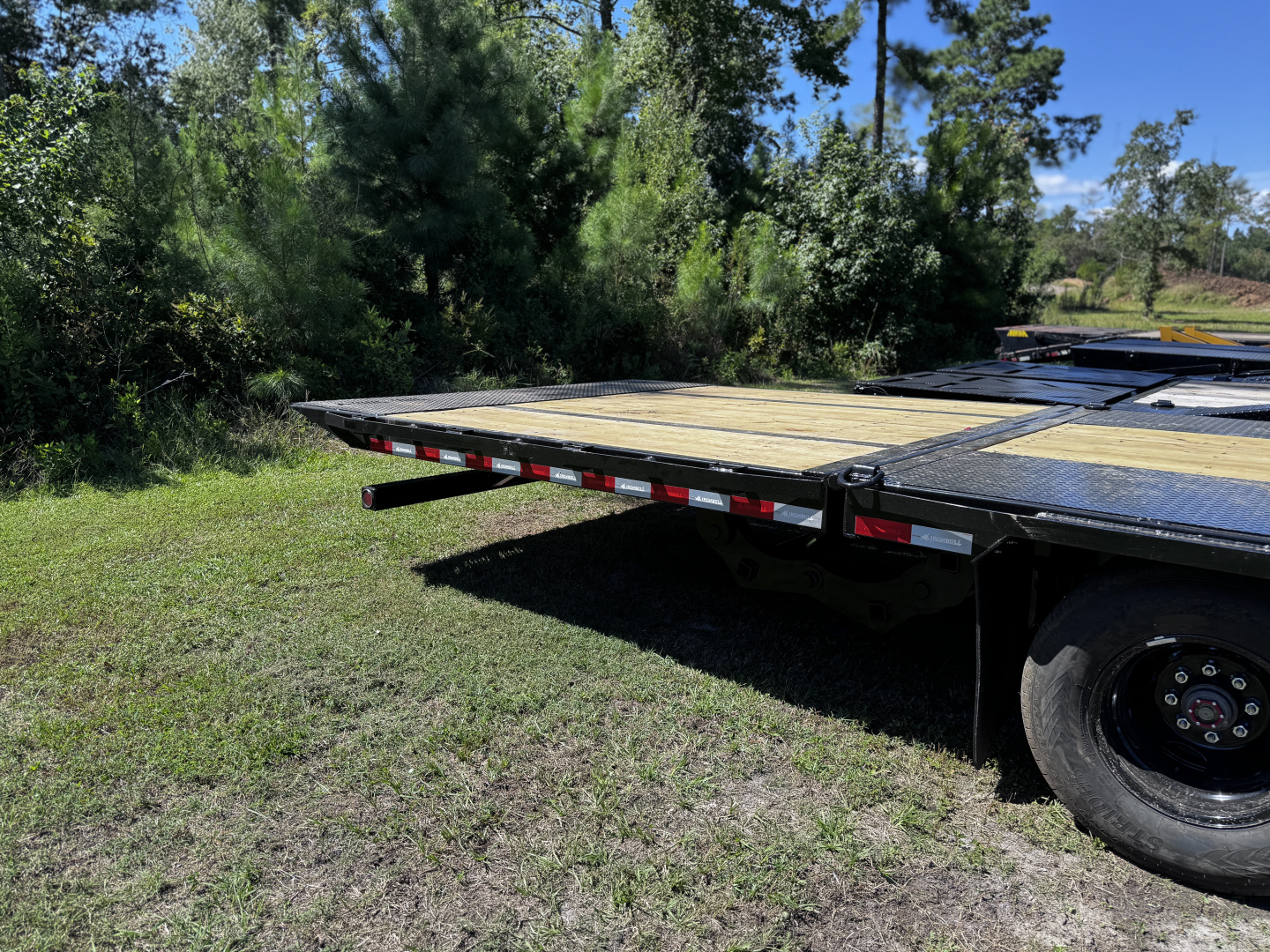New Ironbull FHG 102" X 32', 2-10K AXLES
