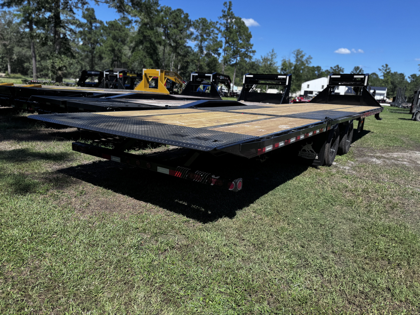 New Ironbull FHG 102" X 32', 2-10K AXLES