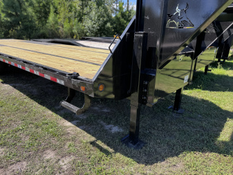 New Ironbull FHG 102" X 32', 2-10K AXLES