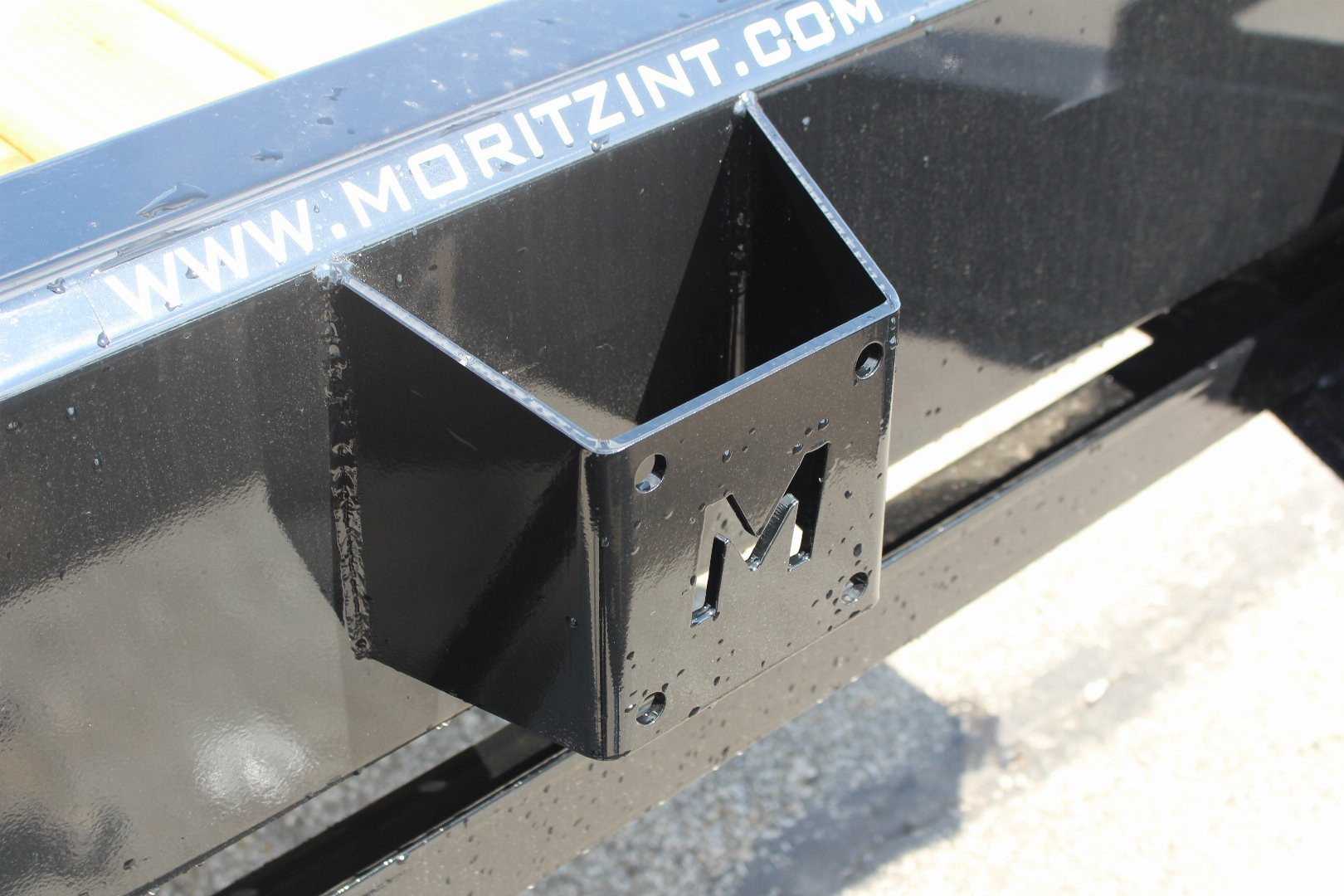 New 2025 Moritz 8' 6" x 22' + 4' Deckover Flatbed w/ Beavertail - Aluminum Ramps - 14,000# GVW