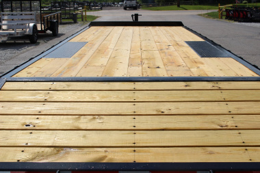 New 2025 Moritz 8' 6" x 22' + 4' Deckover Flatbed w/ Beavertail - Aluminum Ramps - 14,000# GVW