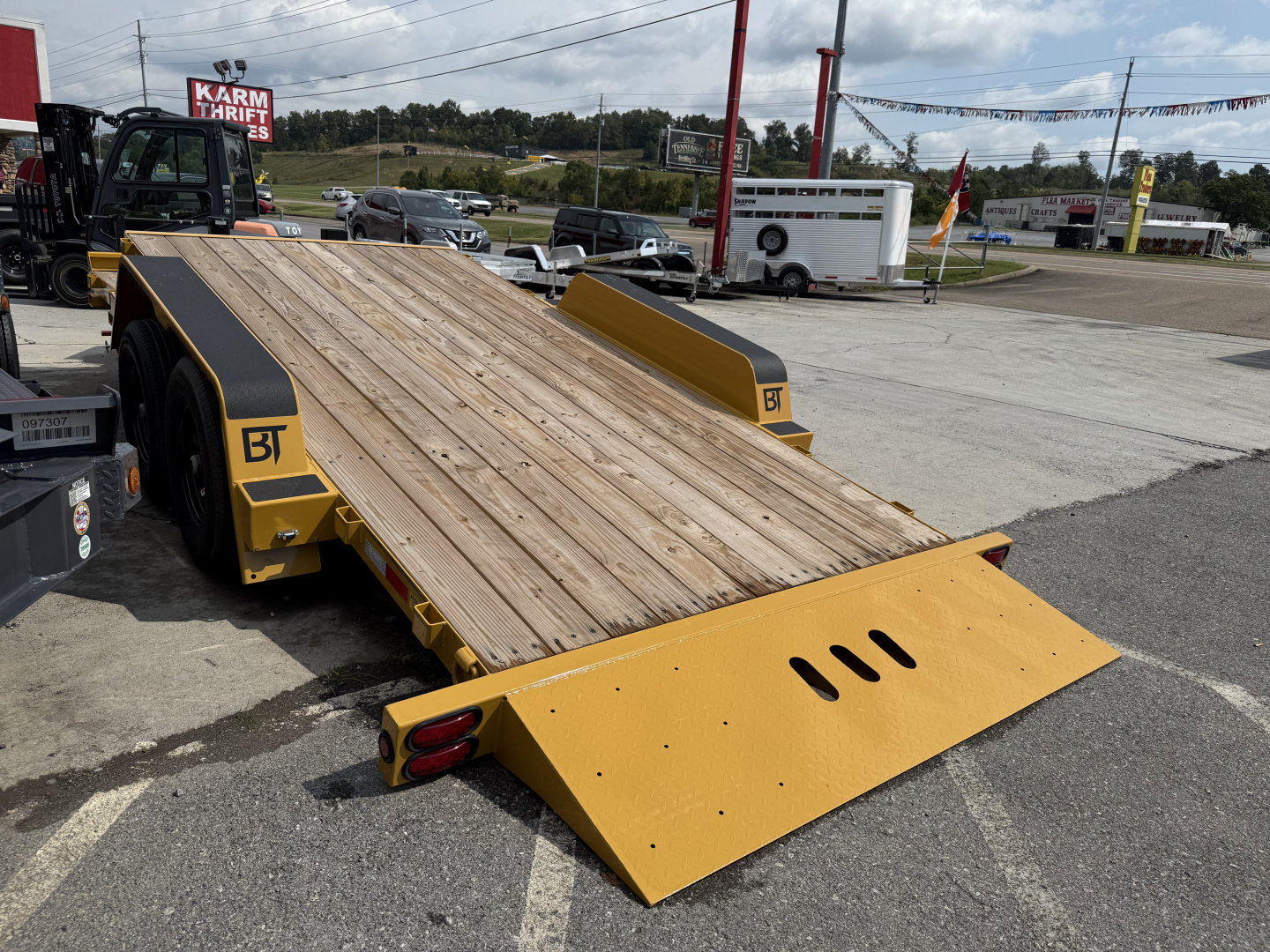 New 2025 Behnke TBCT 20' 14K ET TRA/REM Equipment Trailer