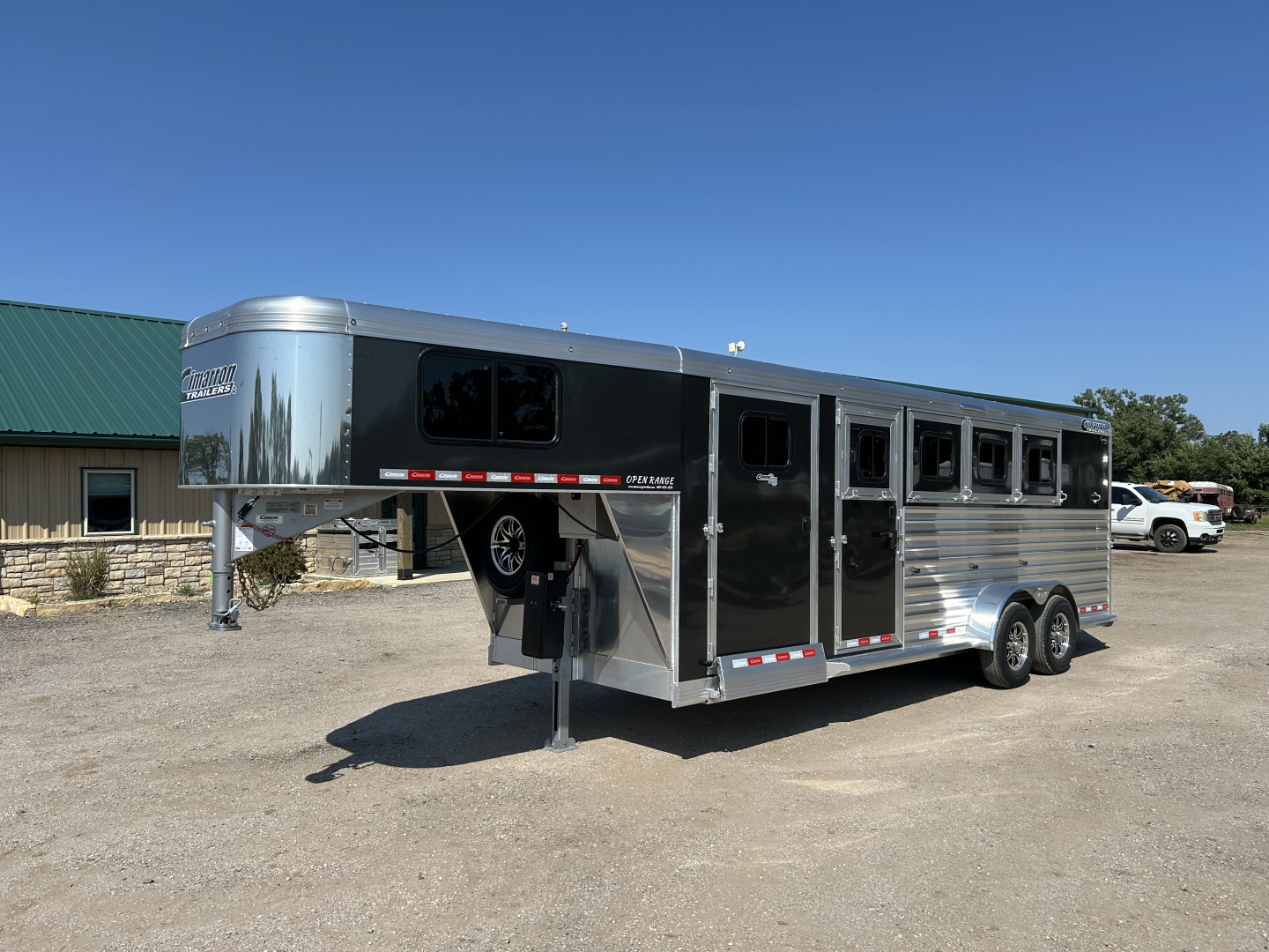 New 2026 Cimarron Trailers Norstar 4 horse slant Horse Trailer