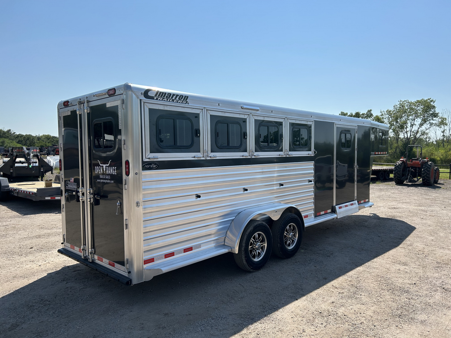 New 2026 Cimarron Trailers Norstar 4 horse slant Horse Trailer