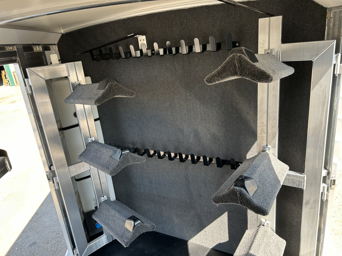 New 2026 Cimarron Trailers Norstar 4 horse slant Horse Trailer