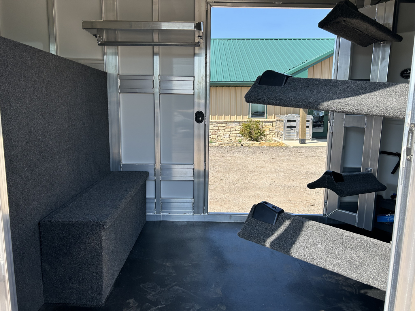 New 2026 Cimarron Trailers Norstar 4 horse slant Horse Trailer