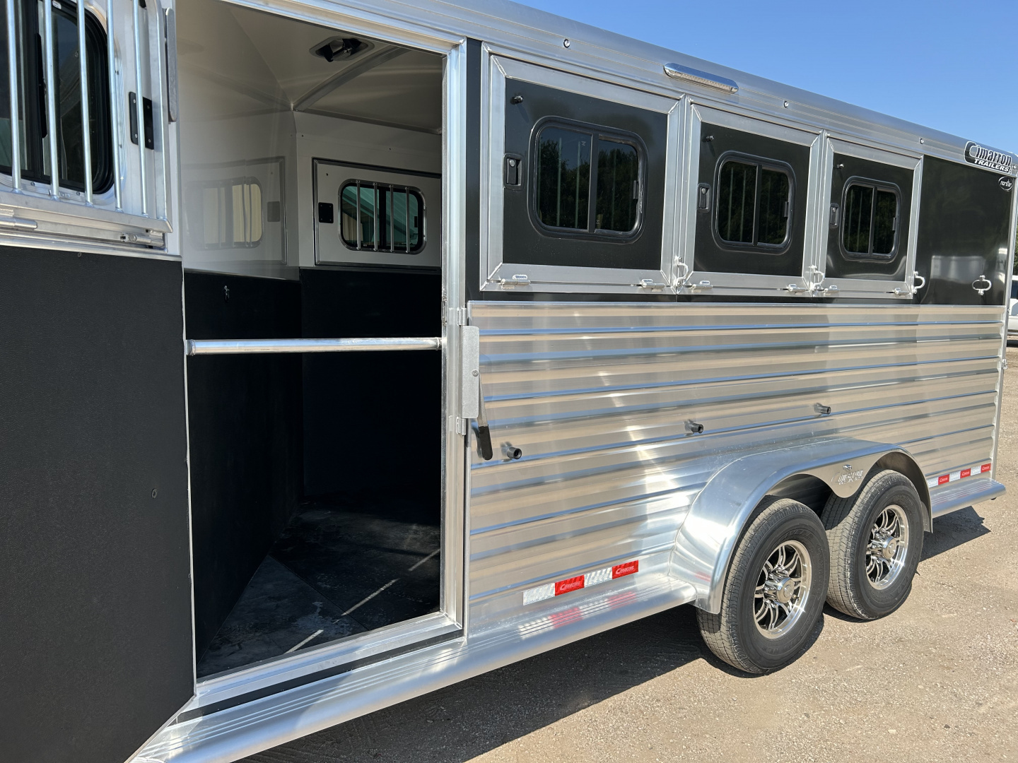 New 2026 Cimarron Trailers Norstar 4 horse slant Horse Trailer