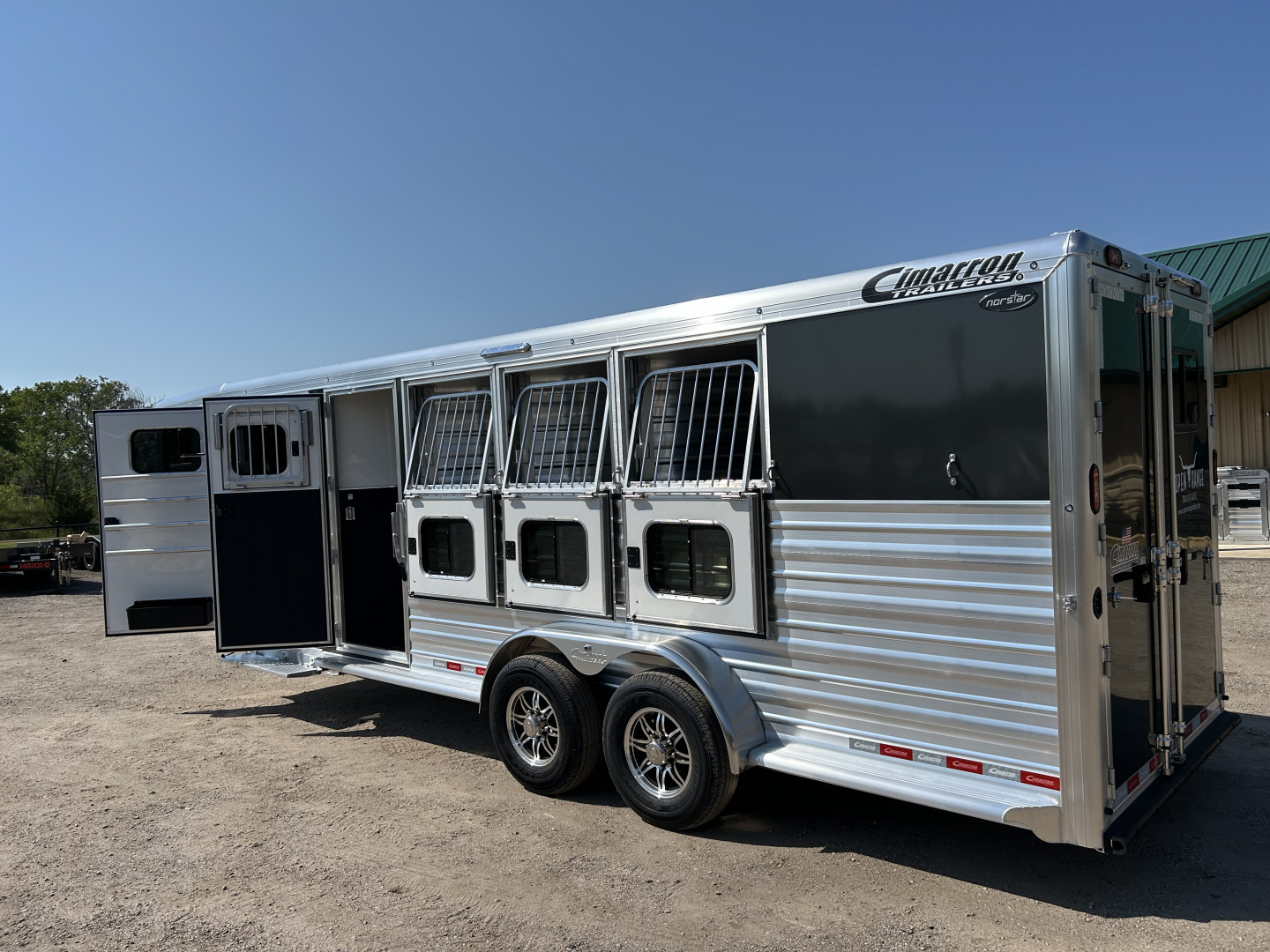 New 2026 Cimarron Trailers Norstar 4 horse slant Horse Trailer